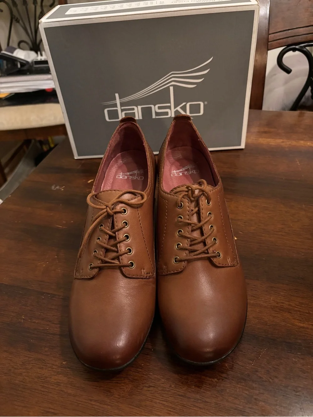 Dansko Pennie Waterproof Leather Oxford Heels Pecan Brown Size 39 pristine cond